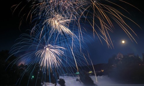 Grosses Rheinfall-Feuerwerk
