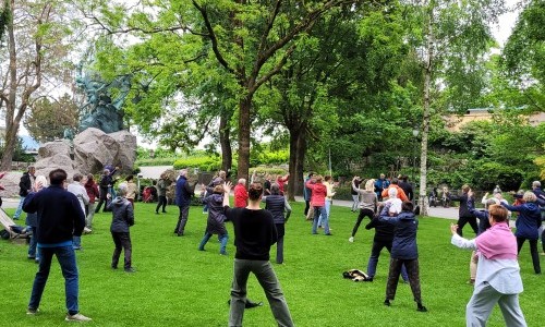 «Qigong im Park» stärkt Körper und Geist