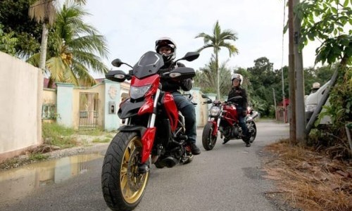 Arte: Malaysia: Von Frauen und Motorrädern