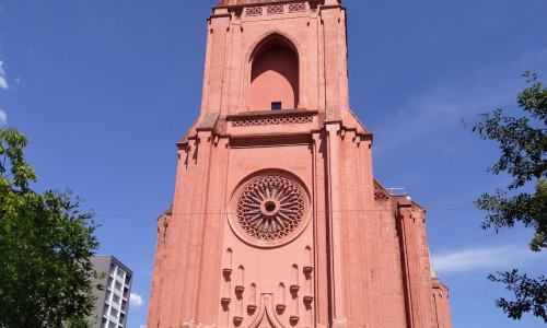 Basilique Notre-Dame (église rouge)