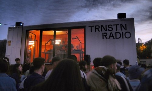 Container de TRNSTN RADIO
