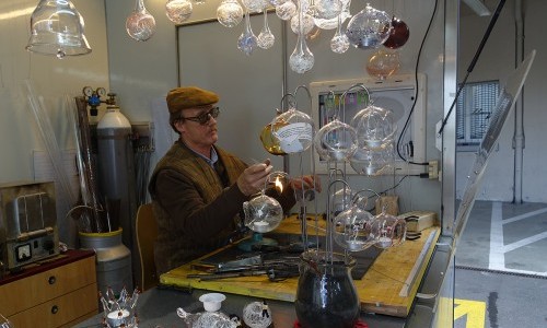 Weihnachtskugeln aus Glas herstellen