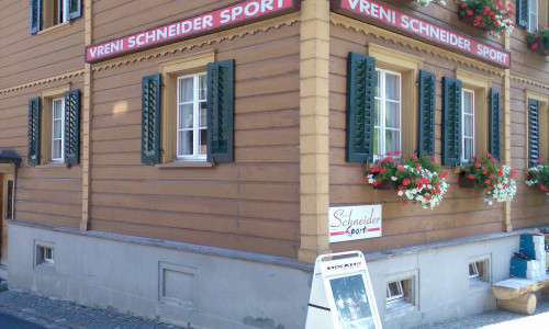 Vreni Schneider Ski-, Snowboard- und Rennschule