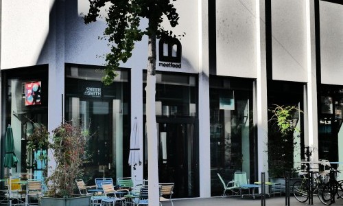 Bridge / Eingang Smith & Smith