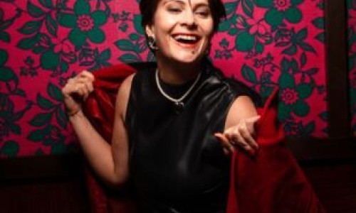 Laura Chaignat - Les amis, &ccedil;a s&rsquo;arrose combien de fois par semaine ?