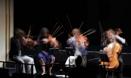 Alisa Kobzar meets Kubus: &laquo;Nacht &mdash; Electric Darkness&raquo; Konzertprojekt des Kubus Kollektivs
