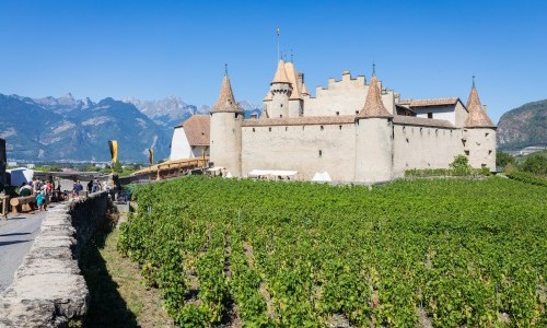 Aigle, Place de la Gare et Leysin-Feydey - Château d'Aigle