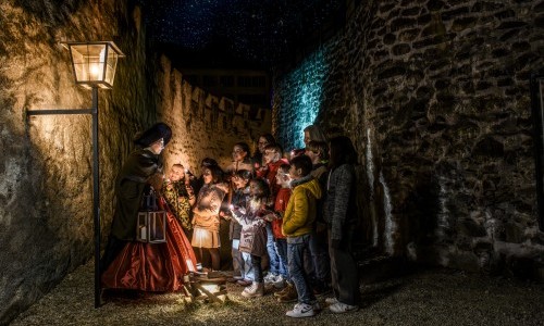 Taschenlampenführung durch die Burg