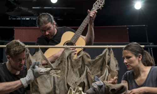 Hand im Glück: Siebe Geisse und zwei Wölf