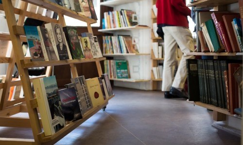 Vente spéciale de seconde main : Tableaux et objets d'exception - Boutique du CSP | La Chaux-de-Fonds