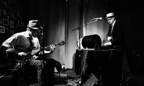 Two Dogs (CH / UK) Perronnord St.Gallen