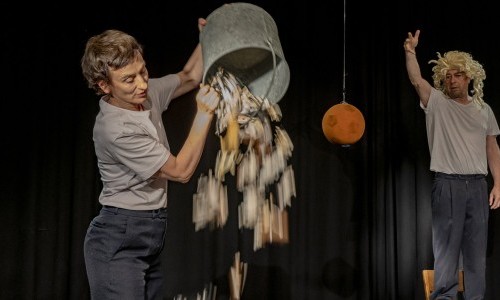 Theater Sgaramusch - «Urknall»