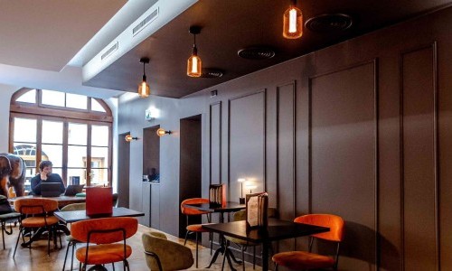 bRUNch - La Demi Lune cafe