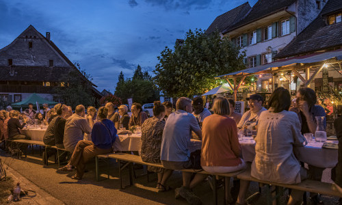Festival Neue Musik R&uuml;mlingen: &laquo;Transit Langenbruck Durchreisen &ndash; Ankommen &ndash; Verweilen&raquo;: Durchreisen &ndash; 3 H&auml;user mit Transitgeschichte