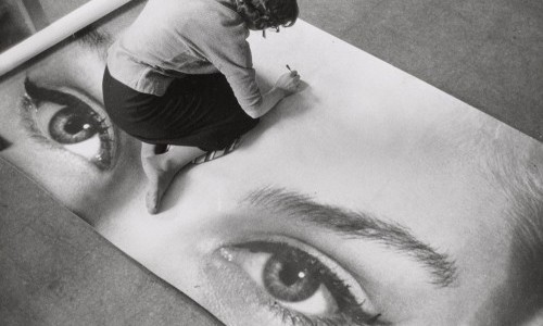 Frauen. Fragen. Fotoarchive.