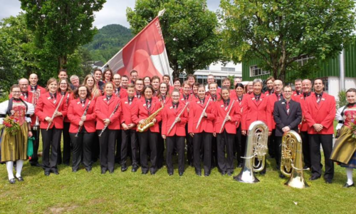 Matin&eacute;e mit der Harmoniemusik Stans