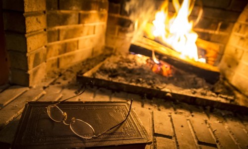 Weihnachtsgeschichten am Kaminfeuer