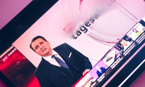 Schweizer Politik und Journalismus unter Druck