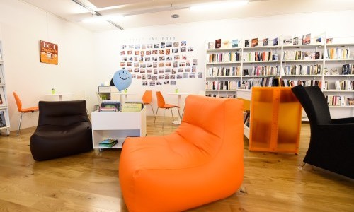 Biblioth&egrave;que de Bernex, en-bas de l'esplanade - Mairie de Bernex