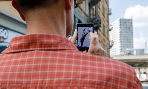 Stadtspaziergang: Konstruktiv-konkrete und konzeptuelle Werke in Zürich