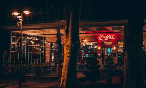 Rendez-vous devant le Buffet de la Gare