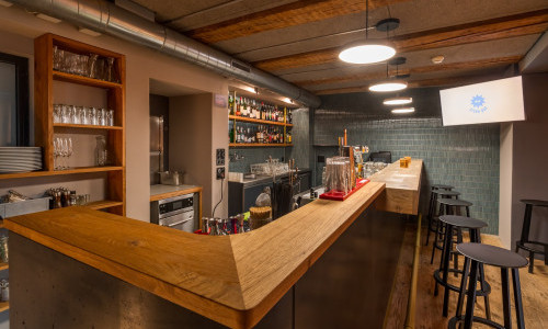 Stern Bar