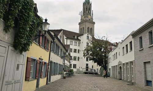 Galerie vor der Klostermauer