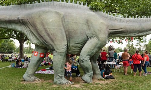 Unter uns &ndash; Erkundungen im Zwischenraum: Vernissage