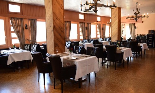 Bushaltestelle Zentrum T&ouml;ss