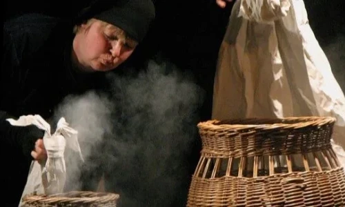 Theater PhiloThea // De chly Drache