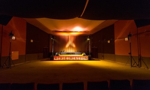 Le Kremlin - salle obscure