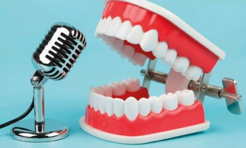 PowerPoint Karaoke mit Benjamin Heutschi & Fabian Rutsche