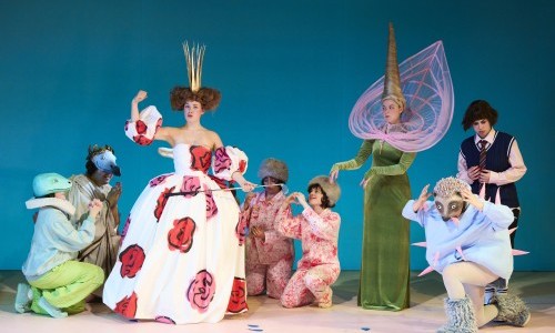 (Alice) im Wunderland