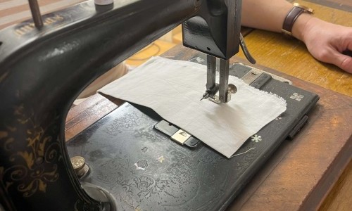 Leben im Lindwurm: Kleider machen Leute &ndash; Schneiderei im Salon