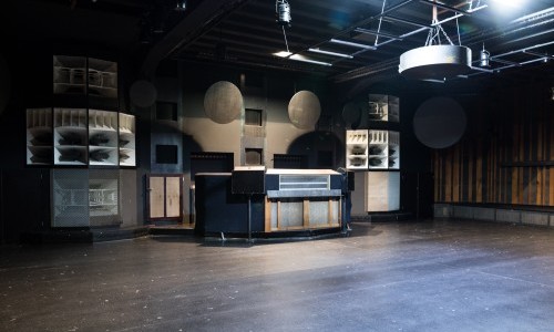 UNG&Uuml;LTIG: New Year at Elysia