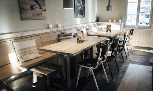 &Oslash;ya Bar & Kaf&eacute;