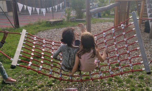 Spielen beim Migros-Spielplatz