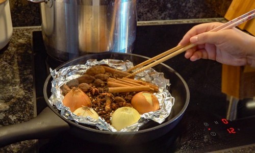 Die Seele von Phở – Eine sinnliche Reise durch Erinnerung und Identität