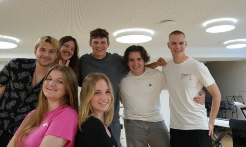 B&uuml;hne77 meets The Founders