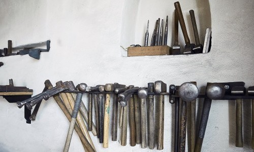 Klangschalen schmieden