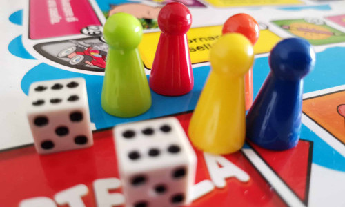B&uuml;mpliz spielt