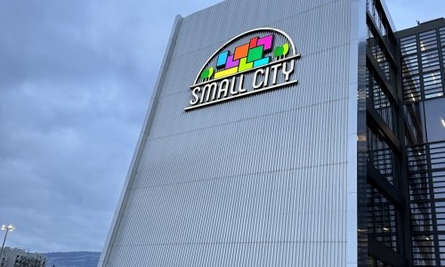 Meeting Point: Centre Small City