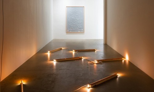 Kurzf&uuml;hrung mit der Kuratorin - Ca&shy;li&shy;ne Aoun