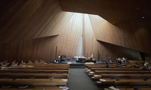 Saal der Katholischen Kirchgemeinde Maria Krönung, Carl Spitteler-Strasse 44, 8053 Zürich