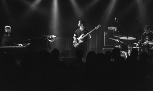 MONTAGS 1099 NIK BÄRTSCH’S RONIN