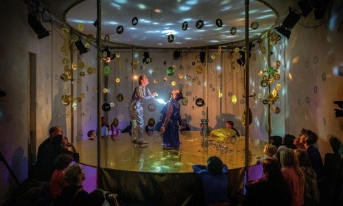 جنيّةّ Dschinnīya